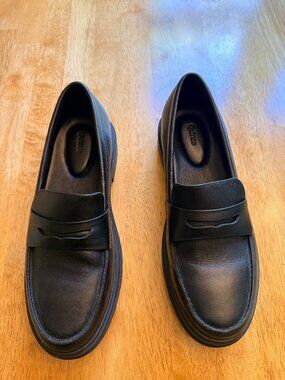 Quince Leather Lug Sole Loafers, Black, Women's Size 8.5